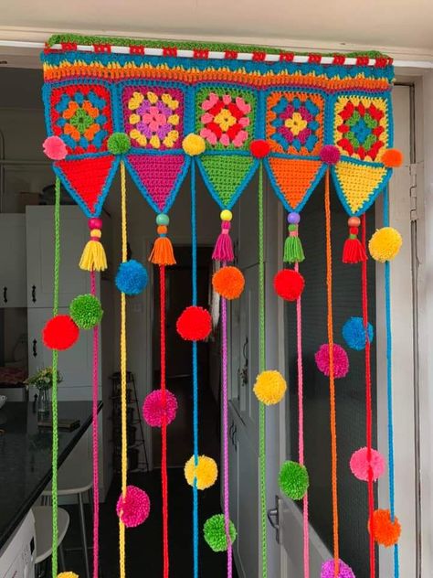 Crochet Wall Decor, Crochet Wall Hanging, Confection Au Crochet, Crochet Wall Hangings, Crochet Curtains, Pola Sulam, Handmade Wall Hanging, Crochet Simple, Crochet Decoration