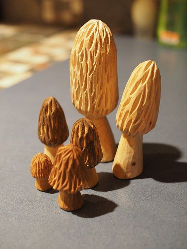 Mushroom Carving, Wood Whittling, Wooden Mushrooms, Wood Carving Projects, Woodcarving Ideas, Whittling Projects, Dremel Crafts, Snowman Crafts Diy, Carving For Beginners