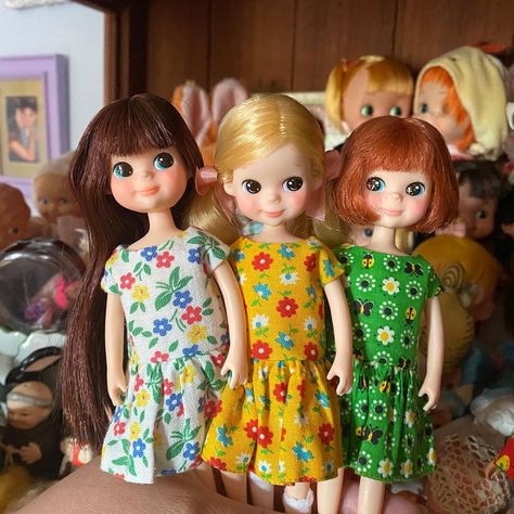 Vintage Doll Collector on Instagram: “Thank you to the sweet @bearstuffs these girls have new frocks 😍 • • • #bianco #biancodoll #zimamfactory #doll #dollcollection #kawaii…” 70s Dolls, 1930s Decor, Kawaii Collection, Attic Studio, Bradley Dolls, Tiny Toys, Tammy Doll, Dolly Doll, Big Eyes Doll