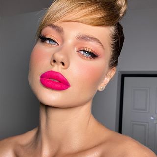 PONIROMA® (@poniroma) • Instagram photos and videos Bold Lipstick Makeup, Vintage Makeup Looks, Pink Lips Makeup, Makeup Ojos, Barbie Makeup, Makeup Is Life, Glam Makeup Look, Elegant Makeup, Glamour Makeup