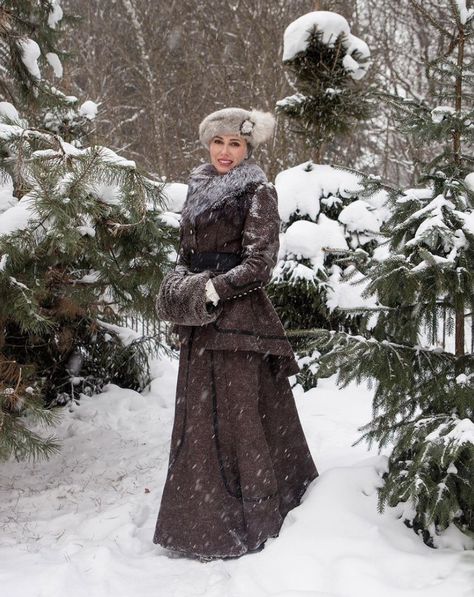 1910s Winter Fashion, 1890s Winter Fashion, Historical Winter Clothing, Victorian Winter Fashion, Early 1800s Fashion, Edwardian Fashion Women, Carnaval Costumes, Vintage Winter Outfits, Sky Doll