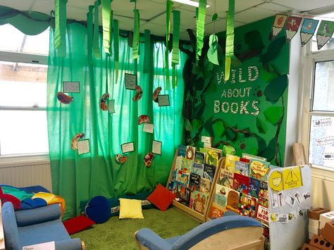 Jungle Reading Corner, Jungle Themed Reading Corner, Ks1 Library, Jungle Reading Corner Classroom, Woodland Book Corner, Wild About Reading Theme, Jungle Theme Library, Outdoor Eyfs, Reading Areas