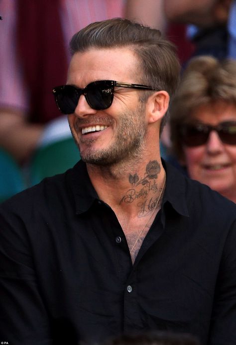 David Beckham Style, Mens Winter Fashion, David Beckham, Mode Vintage, Men Winter, Stylish Men, Style Icon, Square Sunglasses Men, Victoria Beckham