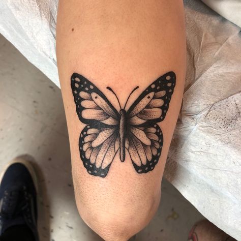 #butterfly #tattoo #butterflytattoo Butterfly Leg Tattoos, Tattoo Papillon, Butterfly Thigh Tattoo, Realistic Butterfly Tattoo, Butterfly Legs, Black Butterfly Tattoo, Simple Butterfly Tattoo, Butterfly Tattoo Stencil, Unique Butterfly Tattoos