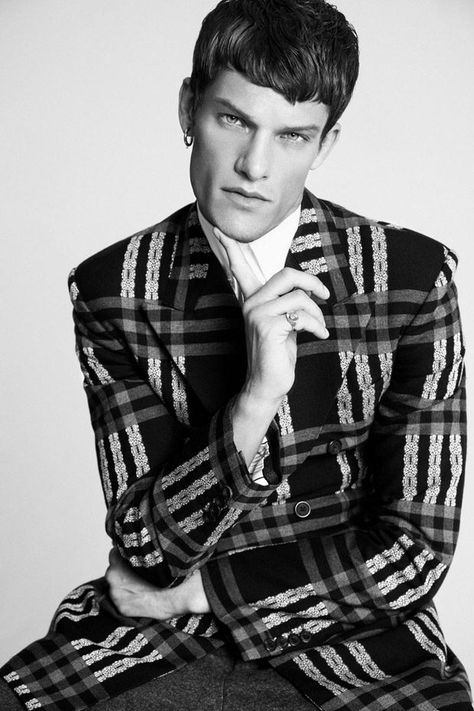 Danny Beauchamp Poses for L’Officiel Ukraine Fall Winter 2018 Issue Beau Bennett, Juan Betancourt, Brandon Beemer, Jonathan Bennett, Peter Beard, David Beckham, Sleek Fashion, Celebrity Hairstyles, Fashion Photographer