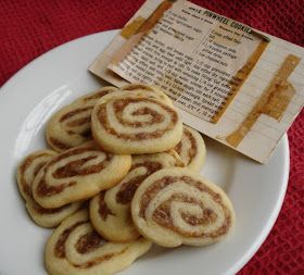 Date Pinwheel Cookies, Pinwheel Cookies Recipe, Date Nut Bread, Pinwheel Cookies, Holiday Baking Recipes, Pinwheel Recipes, Filled Cookies, Xmas Cookies, Cookie Scoop