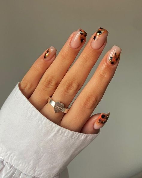 50+ Fall Nail Designs You Need To Try! - Prada & Pearls Kutek Disney, Simple Fall Nails, September Nails, Fall Gel Nails, October Nails, Cute Nails For Fall, Nagel Tips, Smink Inspiration, Makijaż Smokey Eye