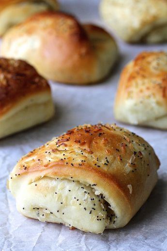 Sourdough Bread Rolls, Pocket Bread, Onion Bread, Sourdough Starter Discard Recipe, Sourdough Starter Recipe, Sourdough Baking, Sourdough Bread Recipe, Kitchen Stories, Starters Recipes