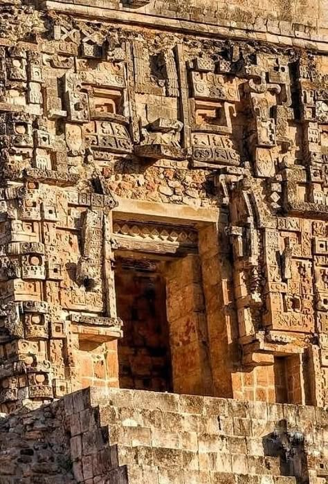 #Mayan #Pyramid #Pyramids #MayanPyramids #MesoAmerica Aztec City, Mayan Architecture, Maya Design, Aztec Pyramids, Ancient Mexico, Maya Art, Mayan Cities, Temple Ruins, Aztec Culture