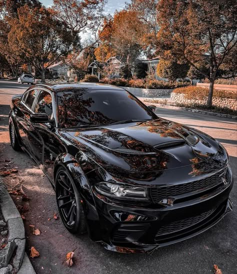 Black Dodge Charger, Charger Srt Hellcat, Dodge Charger Hellcat, Dodge Srt, Girly Car Accessories, Late Night Drives, Girly Car, Cute Couple Outfits, Dream Cars Jeep