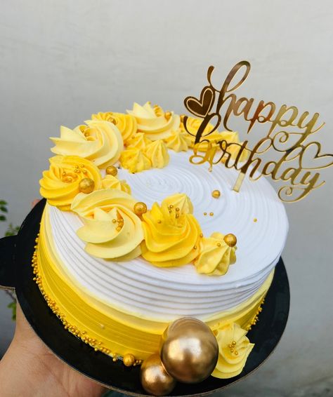 💛🤍 Flavour - Rasmalai✨ #cake #cakedecorating #cakes #cakedesign #cakeart #cakedecorator #cakestyle #cakecakecake #homebaker #rasmalai #yum #fyp #post #viral #birthdaycake #tasty #sweet #bakinglove #madewitove #egglesscake #homemadecake Gaye Holud Cake, Rasmalai Cake Designs, Cake Reference, Rasmalai Cake, Butterscotch Cake, Eggless Cake, Simple Cake, Cake Decorating Designs, Fashion Cakes