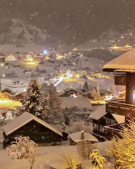 Buitengebieden on Twitter: "Snowy night in Switzerland.. ✨ https://t.co/ZLWe8JTZ7A" / Twitter Romantic Night, Cabin In The Woods, Winter Scenery, Winter Wonder, Christmas Aesthetic, Travel And Leisure, Magic Kingdom, Winter Scenes, Most Beautiful Places