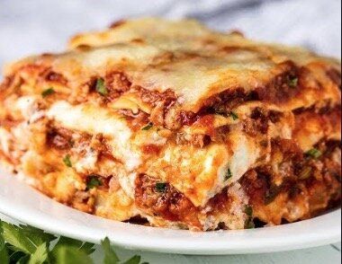 Most Amazing Lasagna, Neck Bone Soup Recipe, Easy Lasagne Recipes, World's Best Lasagna, Hot Dog Appetizers, Worlds Best Lasagna, Dinner With Chicken, Recipes Using Chicken, Lasagna With Ricotta