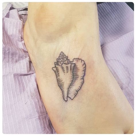 Conch Shell Tattoo, Shell Tattoo, Shell Tattoos, Tattoo Simple, Real Tattoo, Conch Shell, Music Note, Piercing Tattoo, Meaningful Tattoos