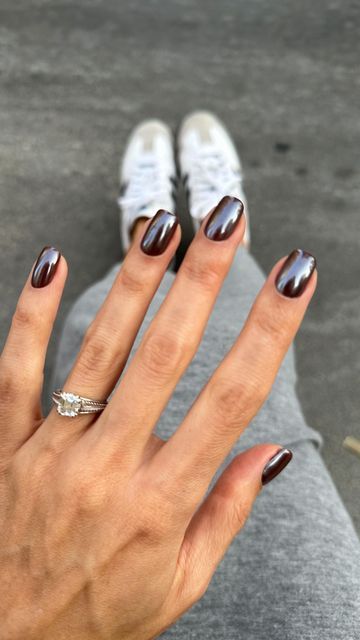 Dilara on Instagram: "Chocolate nails 🤎 save for your next 🙌🏻 #chromenails #fallnails #brownnails #autumnnails" Chocolate Chrome, Black Chrome Nails, Ombre Chrome Nails, Kawaii Spring, Nails Images, Gold Chrome Nails, Chrome Nail Art, Chrome Nails Designs, Chrome Nail