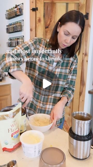 2.3M views · 164K likes | Ryan+Teddy Sternagel on Instagram: "The basic Budwig diet formula was one of our most viewed videos of 2023!

The formula is a two to one ratio of cottage cheese to flaxseed oil mixed for about a minute with an immersion blender. 

The optimal daily intake is 6 tablespoons of cottage cheese and 3 tablespoons of flax oil with a tablespoon of freshly ground up flax seeds stirred in. 

We have found it to be super kid friendly and enjoy it with fresh berries on top 😋

A few more technical notes to keep in mind…

It’s usually recommended in the Budwig Diet that the cottage cheese be low-fat (either 1% or 2%) because it mixes slightly better with the oil, but if whole milk is all that’s available that’s certainly fine as well. 

#healing #healingjourney #healingfood # Budwig Diet, Immersion Blender, Flax Seeds, Most Viewed, Flaxseed Oil, Healthy Diet Recipes, Healing Food, Flaxseed, No Carb Diet