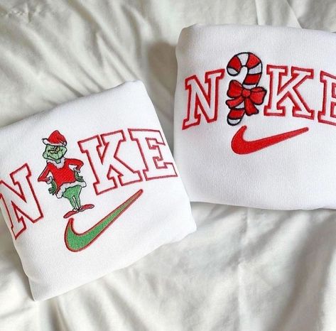 Nike Crewneck Sweatshirt Custom, Cute Nike Sweatshirts Vintage, Cricut Nike Sweatshirt, Christmas Embroidery Crewneck, Nike Crewneck Sweatshirt Diy, Christmas Nike Sweatshirt, Nike Christmas Crewneck, Cute Sweatshirt Designs Cricut, Nike Sweatshirts Aesthetic