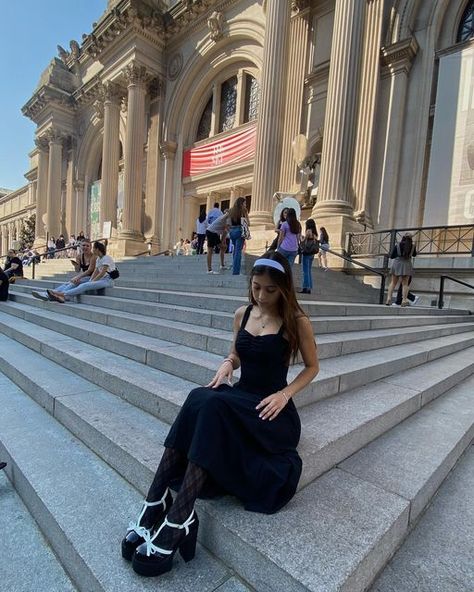 maria celeste on Instagram: "-not everyone wants to be Blair Waldorf. -not anyone can be." Blair Waldorf Aesthetic, Nyc Pics, Gossip Girl Aesthetic, Outfits New York, Nyc Lifestyle, Girl Ootd, New York City Vacation, Gossip Girl Outfits, New York Outfits