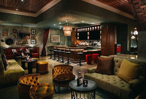 The 8 Best Speakeasy-Themed Bars in Louisville - Thrillist Speakeasy Bars, Zigarren Lounges, Bar Lounge Room, Speakeasy Decor, Whiskey Lounge, Bourbon Room, Bar Deco, Whiskey Room, Speakeasy Bar