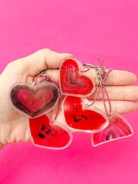 Diy Shrinky Dink, Valentine Art Projects, Neat Tricks, Shrinky Dink, Valentines Art, Kids Create, Mermaid Dolls, Diy Recycle, Instagram Diy