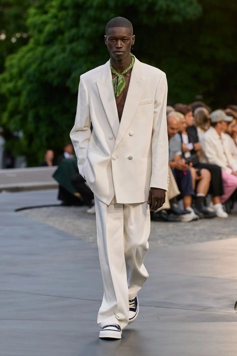 Spring Summer 2023 Fashion Trends Mens, Wedding Men Outfit, 2023 Mens Fashion, Runway Men, 16 Outfits, Highsnobiety Fashion, Tailored Fashion, White Desert, Men’s Suits