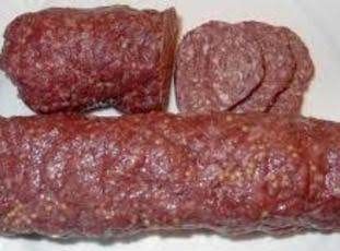 View photo Homemade Summer Sausage, Summer Sausage Recipes, Beef Pepperoni, Pepperoni Recipes, Home Made Sausage, Smoked Recipes, Homemade Sausage Recipes, Sausage Making, Summer Sausage