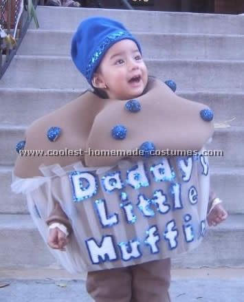 Jack told me he wanted to be a muffin for halloween. His favorite book is "If You Give a Moose a Muffin." Here's a close how-to. Muffin Costume, Pineapple Costume Diy, Nutrition Month Costume, Pineapple Costume, Purim Costumes, Diy Pineapple, Food Costumes, Homemade Costume, Unique Costumes