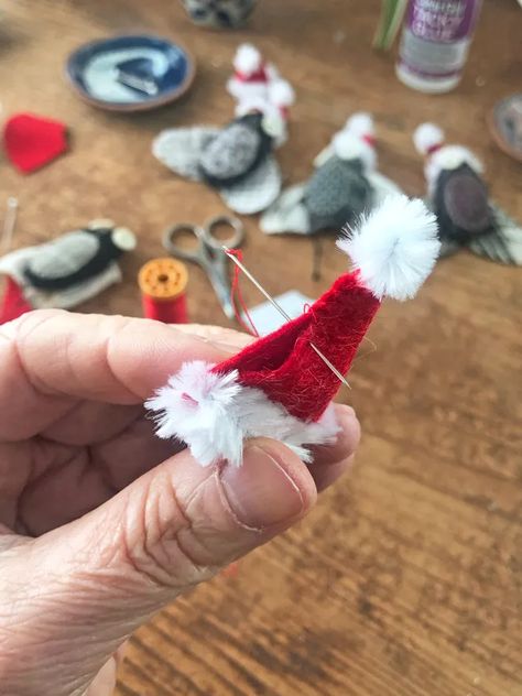 jolly flies : tiny santa hat tutorial – ann wood handmade Felt Santa Hat, Mini Santa Hats Diy, Santa Hat Ornaments, Felt Santa Hat Pattern, Diy Mini Santa Hat, Santa Hat Pattern Felt, Tiny Santa Hats Diy, Tiny Snowman Hats Diy, Adjustable Mini Christmas Hats