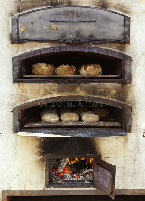 Pizza Oven Outdoor Diy, Fireplace Cooking, Pizza Oven Outdoor Kitchen, Four A Pizza, Stone Oven, Brick Pizza Oven, Wood Stove Fireplace, Bread Oven, Clay Oven