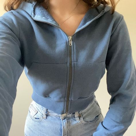 Subdued grayish blue cropped zip up hoodie with pockets Blue Zipper Hoodie Outfit, Blue Zip Up Hoodie Outfit, Green Zip Up Hoodie Outfit, Cropped Zip Up Hoodie Outfit, Blue Pullover Outfit, Zip Up Hoodie Outfit Aesthetic, Half Zip Pullover Outfit, Hoodie Outfit Aesthetic, Zip Up Hoodie Outfit