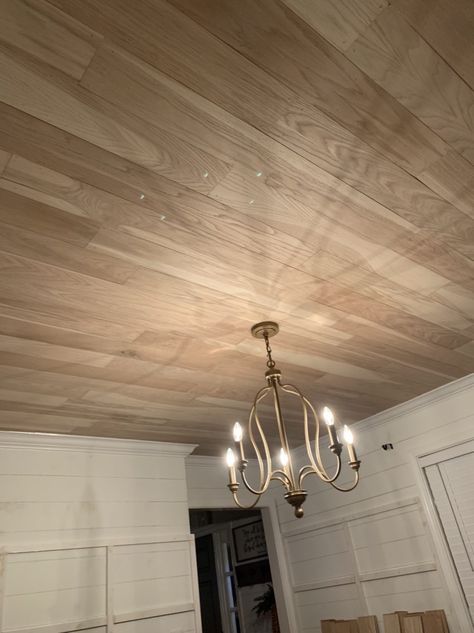 Wood Planked Ceiling: Adding Warmth and Texture to your 5th Wall Wood Panels On Ceiling, Stained Shiplap Ceiling, Plank Ceiling Diy, Cheap Wood Ceiling Ideas, Ceiling Wood Panels, Panelling Ceiling, Wood Planked Ceiling, White Oak Ceiling, Planked Ceiling