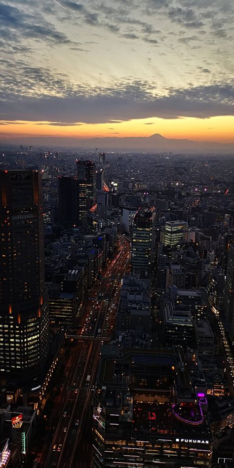 Sunset view of Mt Fuji on top of Shibuya Sky by Punapandapic The post Sunset view of Mt Fuji on top of Shibuya Sky appeared first on Alo Japan. Shibuya Wallpaper Iphone, Shibuya Sky Aesthetic, Japan City Wallpaper, Japan Sunset Aesthetic, Shibuya Wallpaper, Shibuya Sky, Dawn Aesthetic, Japan View, City Pics