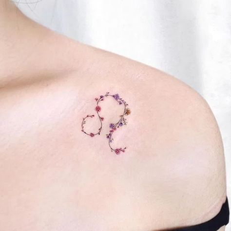 Flower Simple Tattoo, Small Leo Tattoo, Leo Sign Tattoo, Leo Zodiac Tattoos, Leo Tattoo Designs, Tattoos Flowers, Leo Tattoo, Flower Simple, Horoscope Tattoos