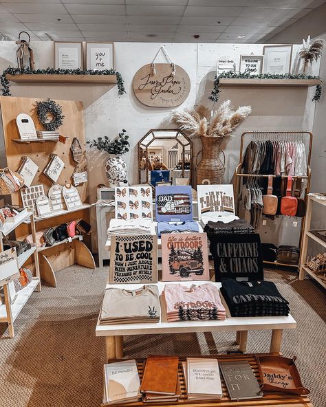 We have restocked and added new items @rusticfoxhome! Go visit our booth 🥰❤️ 10x10 Boutique Booth, Boutique Booth Setup, Baby Boutique Display, Spring Event Ideas, Visual Merchandising Fashion, Boutique Spa, Vendor Booth, Boutique Display, Vendor Events