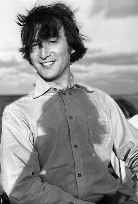 John Lennon in The Bahamas during the filming of Help in 1965. John Lennon Aesthetic, Lennon Aesthetic, John Lennon 1965, John 3, The Bahamas, John Lennon, D 2, Bahamas, The Beatles