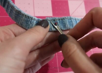 This is an easy way to hem jeans. Learn how to hem flared jeans and keep the original hem, with this simple step-by-step sewing tutorial. How To Shorten Bell Bottom Jeans, Easy Way To Hem Jeans, Hem Jeans With Original Hem, Original Hem, Sewing Machine Thread, Flair Jeans, Seam Ripper, Bottom Jeans, Jeans Diy