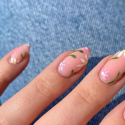 Biab Nail Design 2024, Floral Biab Nails, Floral Nail Inspiration, Short Nails Art Spring, Biab Nails Inspiration Spring, Biab Spring Nails, Biab Designs Ideas, Simple Biab Nail Art, Biab Nails Summer