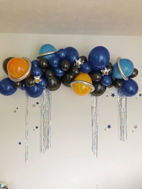 Space Balloon Garland, Astronaut Balloon, Two The Moon, Deco Ballon, Astronaut Birthday, Outer Space Birthday, Space Birthday Party, Pool Birthday, Space Party