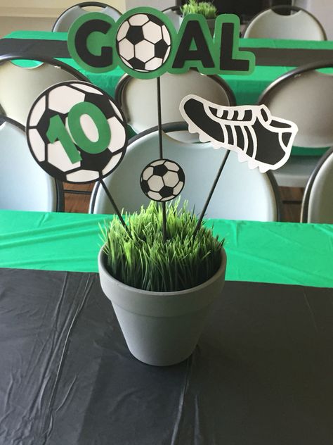 Soccer Themed Birthday-Centerpieces Soccer Party Ideas, Soccer Centerpieces, Soccer Party Decorations, Soccer Banquet, Soccer Theme Parties, Banquet Centerpieces, Soccer Decor, Soccer Birthday Parties, Sports Theme Birthday