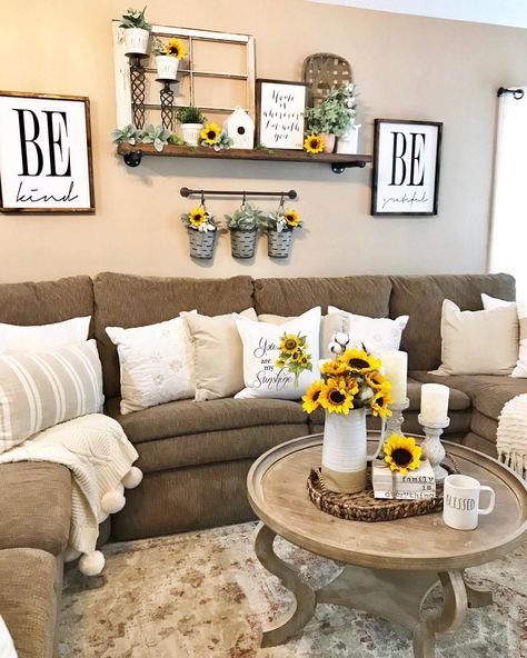 20 Gorgeous Ways to Decorate with Sunflowers - Of Life and Lisa Sunflower Living Room Decor, Sunflower Living Room, Sunflower Room, Sunflower Home Decor, Happy Saturday Friends, Living Room Themes, Farmhouse Decor Living Room, Living Room Decor Apartment, New Living Room