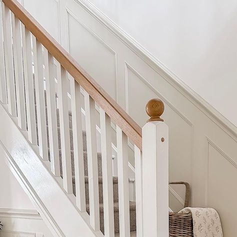 Helena Jones on Instagram: "A hallway glow up 🤍🪴✨  This is definitely of my favourite transformations in our home! Swipe to see the before ➡️… it used to be so plain and lifeless but now I love it!!🫶🏼  Panelling colour - @farrowandball shaded white Flooring - @invictuscarpetflooring  Runner - @staceysolomon range @georgehome  Stool - @lhos_arts_and_crafts  Hydrangea - @homesense_uk  Olive tree - @harrisoncropperinteriors  Stair basket - @marquisdawe  . . . #hallwaydecor #hallwayinspo #hallway #hallwayideas #staircase #stairspanelling #hallwaypanelling #panelling #stairrunner #hallwaystyling #farrowandballshadedwhite #farrowandball #neutralhomedecor #neutralhomeinspo" Oak And White Staircase, Hallway Paint Colors, White Flooring, Stair Basket, House Traditional, Hallway Paint, White Staircase, Stairs Ideas, Hallway Inspiration