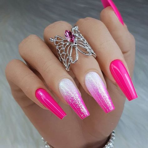 Nails Of IG on Instagram: “Credit @vanessa.nailart 💞💞💞 ❥ ❥ #clawaddicts #nails #nailsofinstagram #nailsaddict #notd #naildesign #nailstagram #nailart #nailpolish…” Fuchsia Nails, Vanessa Nails, Pink Products, Nails Neon, Cool Nail Designs, Pure White, Beauty Nails, Jet Set, Neon Pink