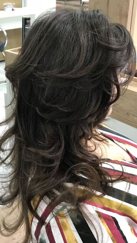 Defined Layers Medium Hair, Long Wolf Cut Hair Reference, Haircuts To Give Volume, Extremely Layered Hair, Wolfcut Layered Hair, Wolf Cut Plus Size, Layered Messy Hair, Pretty Layered Hair, Alternative Haircuts Long