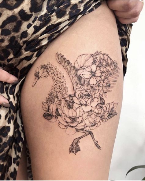 Tattoo Swan, Swan Tattoo, Tattoo Background, Swans Art, Botanical Tattoo, Leg Tattoo, Fine Line Tattoos, Animal Tattoos, Dreamcatcher Tattoo