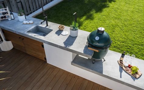 Sidonia San Diego Garden, Big Green Egg Outdoor Kitchen, Green Egg Bbq, Concrete Outdoor Kitchen, Wood Burning Pizza Oven, Outdoor Bbq Area, Patio Grill, Outdoor Barbeque, Outside Room