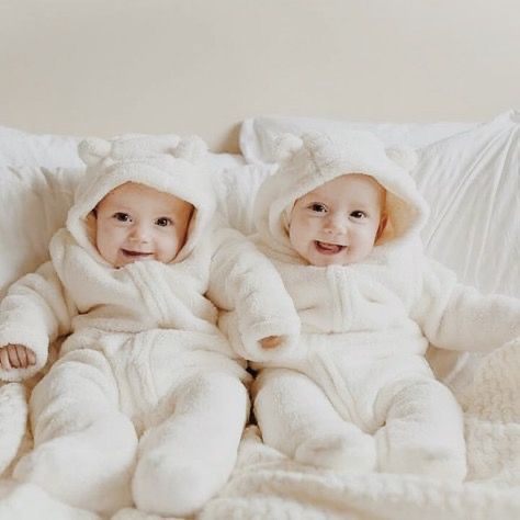 Twin Baby Photography, Twin Baby Photos, Twin Baby Boys, Twin Baby Girls, Cute Babies Photography, Cute Twins