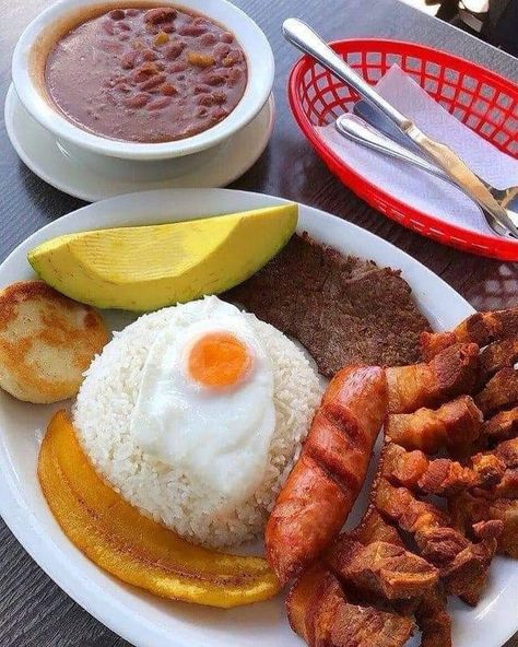 Dominicano Recipes, Ecuadorian Food, Fried Pork Belly, Pork Rind, Healthy Pantry, Rice Beans, Haitian Food Recipes, Colombian Food, Healthy Food Inspiration