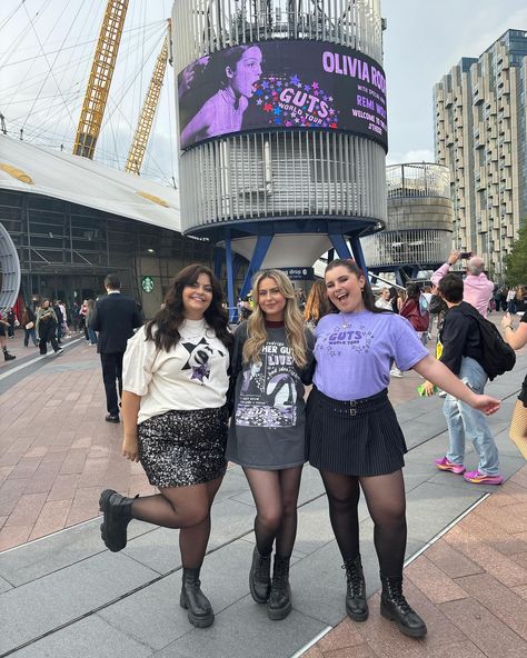 Outfit twinning with Miss @oliviarodrigo 🤪💜 such a good time at the GUTS tour last night, if you’ve got ticket this week it was absolutely incredible, one of the best shows I’ve ever seen!! 💋✨🎶 Concert Fits Midsize, Guts Tour Inspo Outfits, Olivia Rodrigo Concert Outfit Ideas, Simple Concert Outfit, Cool Concert Outfits, Guts Tour Outfits, Olivia Rodrigo Outfits Concert, 2024 Journaling, Guts Outfit