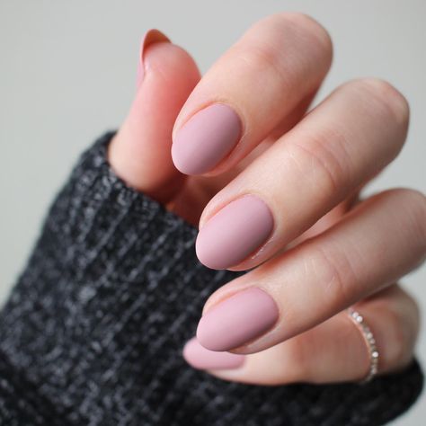 Short Round Matte Nails, Short Almond Matte Nails, Matte Pink Nails With Design, Matt Gel Nails, Matte Dip Nails, Short Matte Nail Designs, Light Pink Matte Nails, Matte Nails Pink, Pink Manicure Ideas