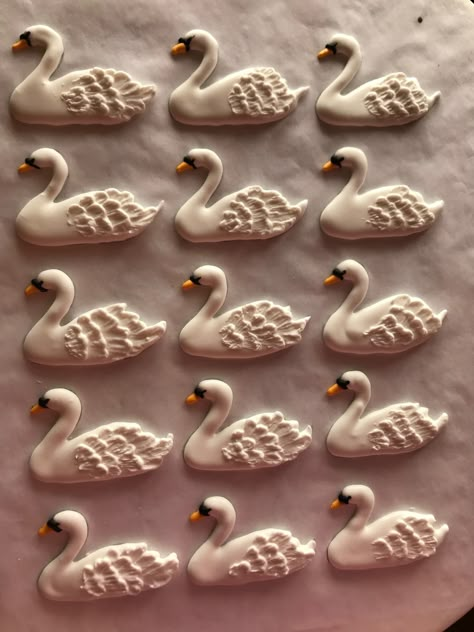 Swan Meringues, Sugar Easter Eggs, Panoramic Sugar Easter Eggs, Swan Decoration, Eid Moubarak, Sugar Eggs For Easter, Icing Transfers, Royal Icing Flowers, Royal Icing Transfers